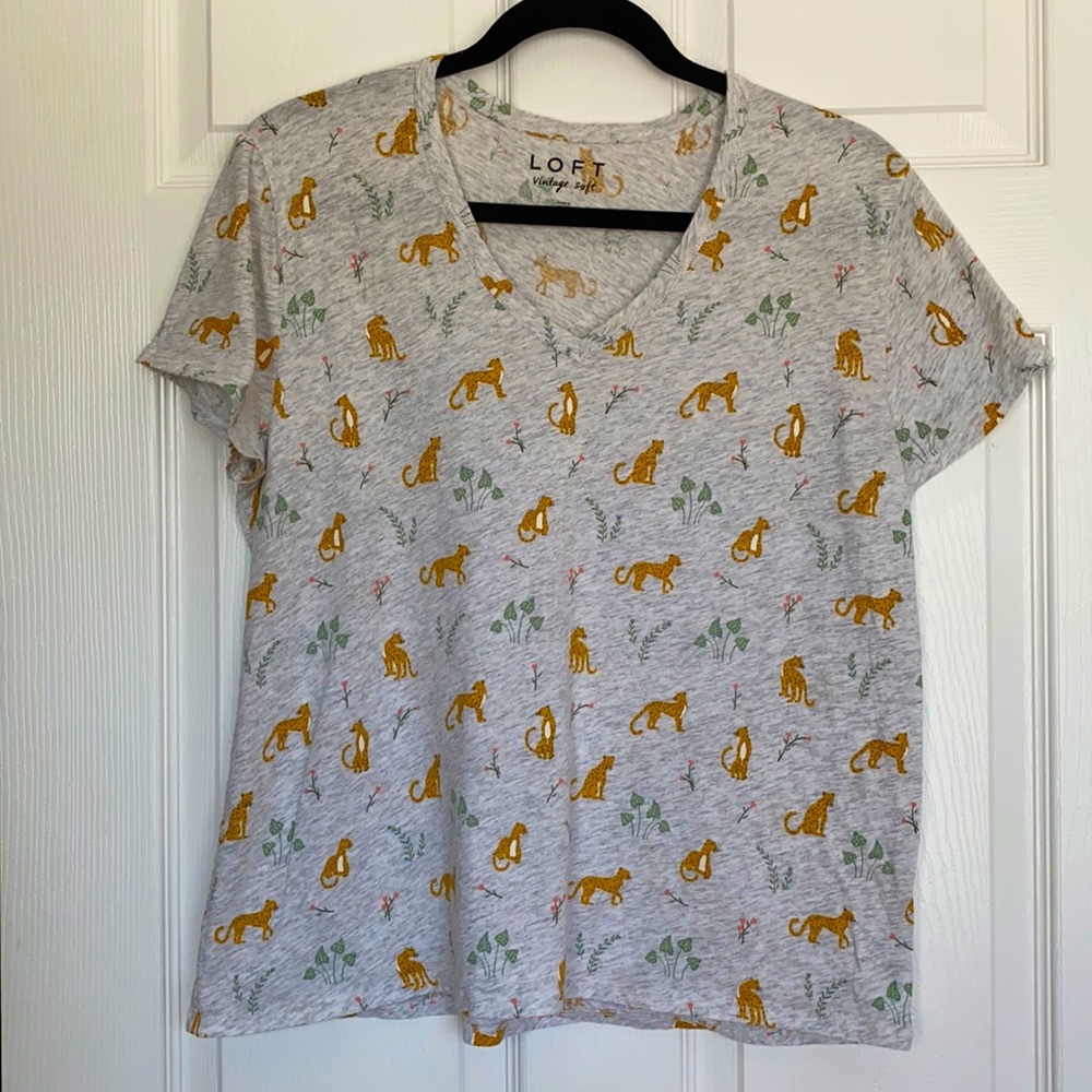 Ann Taylor LOFT large vintage soft vneck - cheetah leopard print